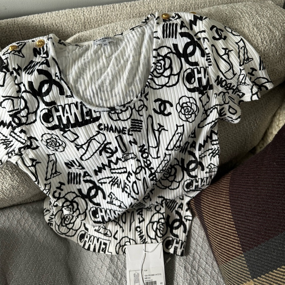 Chanel shirt 19a black and white